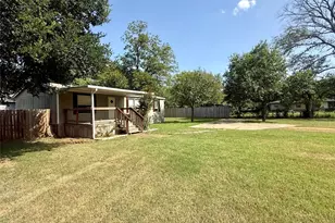 2001 Pecan St, Bastrop, TX 78602 - Photo 2