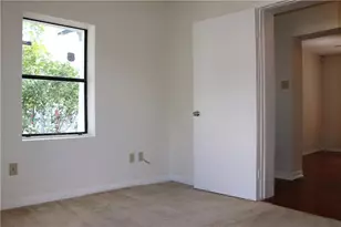 1166 Ridgeway Dr, Austin, TX 78702 - Photo 10