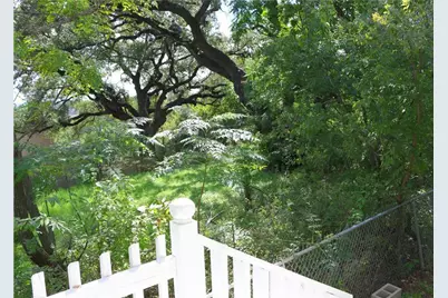 1166 Ridgeway Drive, Austin, TX 78702 - Photo 16
