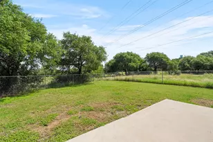 300 Knights Row, Horseshoe Bay, TX 78657 - Photo 6