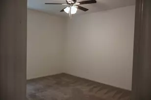 117 Galaxy Wy, Jarrell, TX 76537 - Photo 12