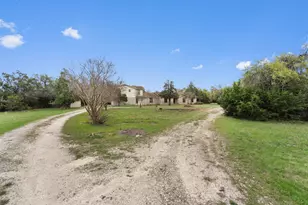 422 Patricia Rd, Georgetown, TX 78628 - Photo 2