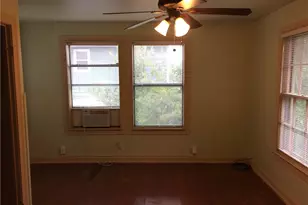 611 W 37th St, Austin, TX 78705 - Photo 6