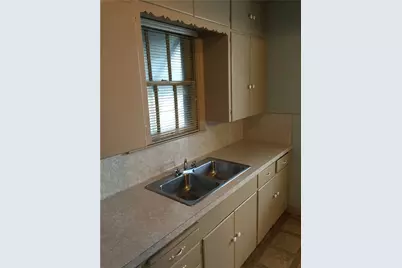 611 W 37th Street #B, Austin, TX 78705 - Photo 4