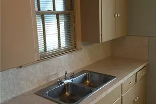 611 W 37th St, Austin, TX 78705 - Photo 4