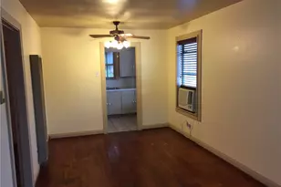 611 W 37th St, Austin, TX 78705 - Photo 2