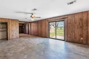 533 S Texas St, Milano, TX 76556 - Photo 2