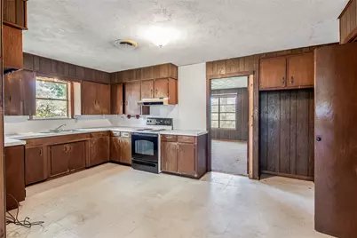 533 S Texas Street, Milano, TX 76556 - Photo 4