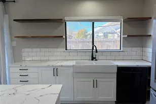 1307 Lakeside Loop, Round Rock, TX 78665 - Photo 4