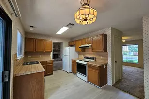 13102 Briar Hollow Dr, Austin, TX 78729 - Photo 10