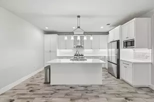 718 Emory Dr, Fredericksburg, TX 78624 - Photo 10