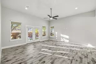 718 Emory Dr, Fredericksburg, TX 78624 - Photo 8