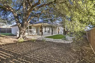 718 Emory Dr, Fredericksburg, TX 78624 - Photo 26