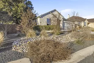 718 Emory Dr, Fredericksburg, TX 78624 - Photo 4