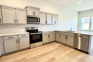 100 Zayd Ct, Jarrell, TX 76537 - Photo 2