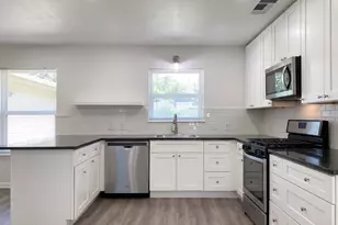 1605 Sweetbriar Ave, Austin, TX 78723 - Photo 4