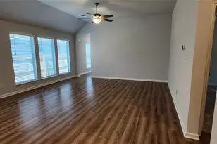 157 Los Olives Ln, Liberty Hill, TX 78642 - Photo 12