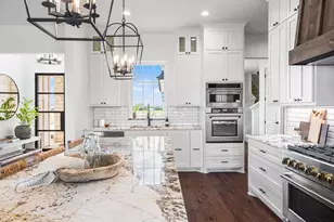 306 Interlaken St, Fredericksburg, TX 78624 - Photo 6