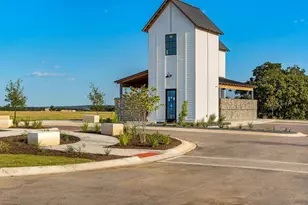 306 Interlaken St, Fredericksburg, TX 78624 - Photo 36