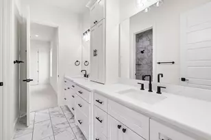 306 Interlaken St, Fredericksburg, TX 78624 - Photo 18