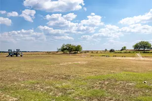 221 Castellana Wy, Elgin, TX 78621 - Photo 8