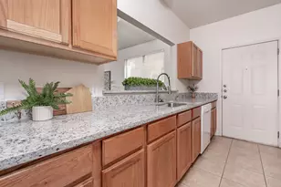 200 Sandstone Dr, Jarrell, TX 76537 - Photo 12