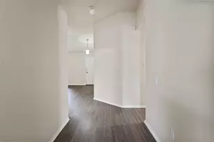 3924 Links Ln, Round Rock, TX 78664 - Photo 6