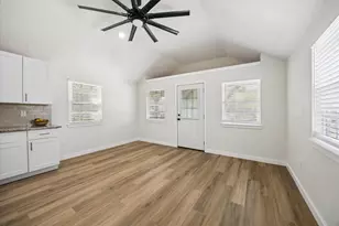 222 Houston Ave, Somerville, TX 77879 - Photo 4