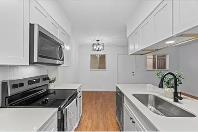 3704 Speedway #102, Austin, TX 78705 - Photo 14