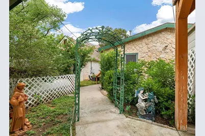 1019 Lake Shore Drive, Spicewood, TX 78669 - Photo 24