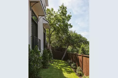1900 Matthews Drive, Austin, TX 78703 - Photo 8