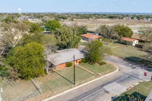 506 E Avenue T, Belton, TX 76513 - Photo 10