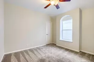 8215 Menlo Park Pl, Round Rock, TX 78681 - Photo 16