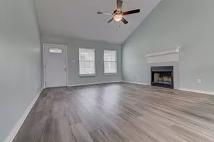 107 W Pauwela Ln, Bastrop, TX 78602 - Photo 4