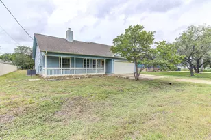 107 W Pauwela Ln, Bastrop, TX 78602 - Photo 2