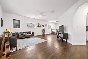 103 Turney St, Smithville, TX 78957 - Photo 6