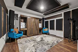 103 Turney St, Smithville, TX 78957 - Photo 16