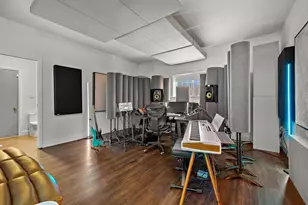 103 Turney St, Smithville, TX 78957 - Photo 18