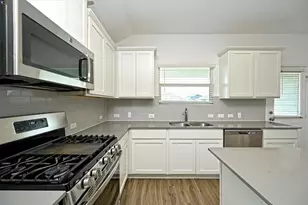 180 Madrid Dr, Kyle, TX 78640 - Photo 14