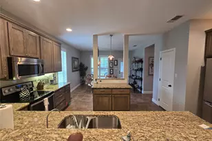 140 Manawianui Dr, Bastrop, TX 78602 - Photo 2