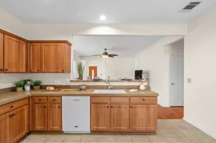 207 Winter Dr, Georgetown, TX 78633 - Photo 14