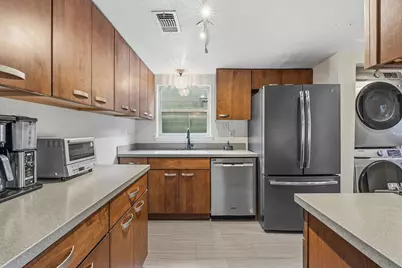 1112 Mission Ridge, Austin, TX 78704 - Photo 10