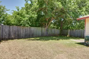410 Vista W Ct, Bastrop, TX 78602 - Photo 4