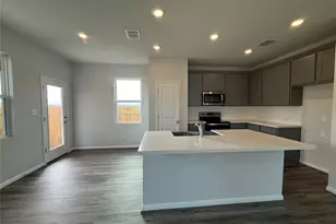 108 Cherry Blossom Ln, Taylor, TX 76574 - Photo 2