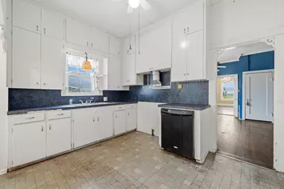 619 W Bell Avenue, Rockdale, TX 76567 - Photo 8