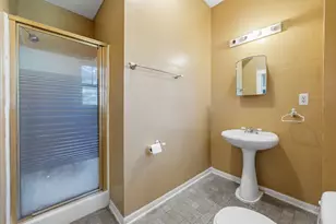 619 W Bell Ave, Rockdale, TX 76567 - Photo 16