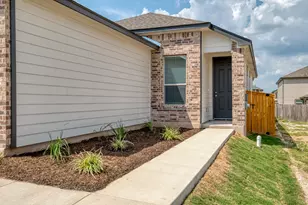 280 Feathers St, Jarrell, TX 76537 - Photo 2