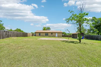 101 Brown Street, Elgin, TX 78621 - Photo 30