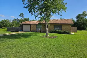 101 Brown St, Elgin, TX 78621 - Photo 1