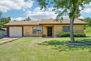 101 Brown St, Elgin, TX 78621 - Photo 1